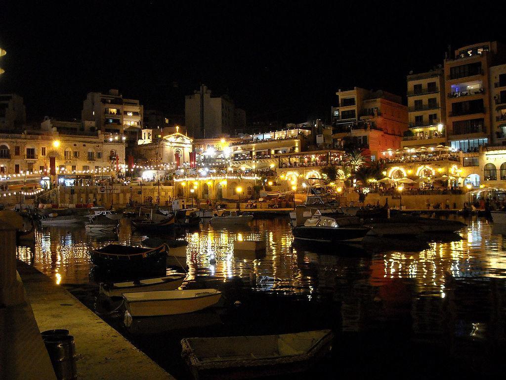 Spinola Seafront Apartment Saint Julian's Room photo